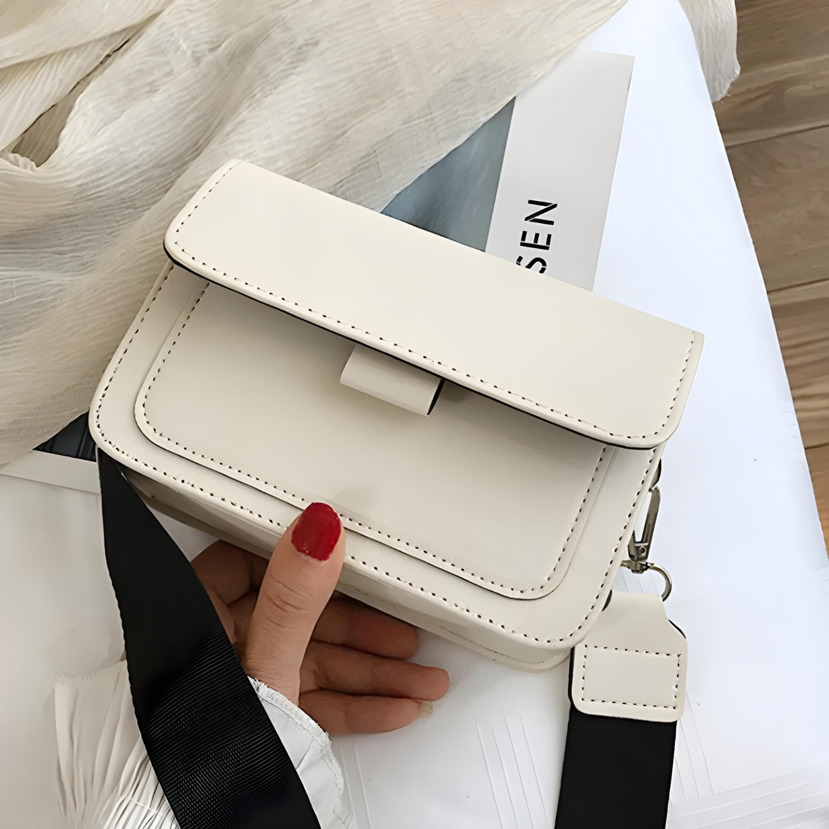 Tassen : Handtas Dames Zwart - Elegante Stijl - Synthetisch Leer in van Pantino