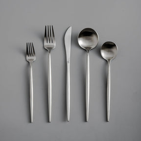 home & garden : Minimalistisch Bestekset Goud - Titanium Luxe Elegant Dineren - Titanium in Mat zilver van Pantino