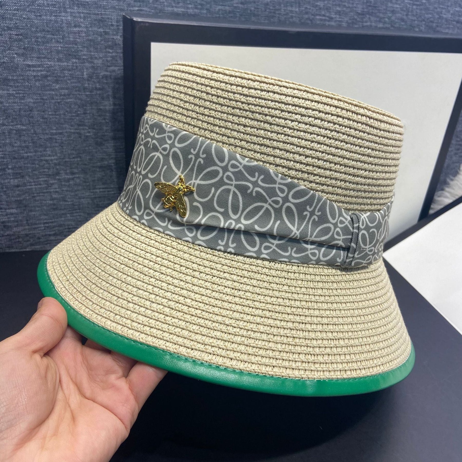 Bucket Hat : Hoed Dames Khaki - Emmerhoed met Lint in Beige van Pantino
