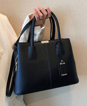 bags : Leren handtas Emily voor dames, zwart, ideaal voor dagelijks gebruik en avondjes uit. in van Pantino