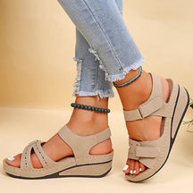 Sandals : Sandalen Dames Zwart - Comfortabele in Beige van Pantino
