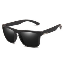 Sunglasses : Zonnebril Dames Grijs - Klassieke Vintage Gepolariseerde met Groot Vierkant Frame Black Box Label in Black Box grijs label van Pantino