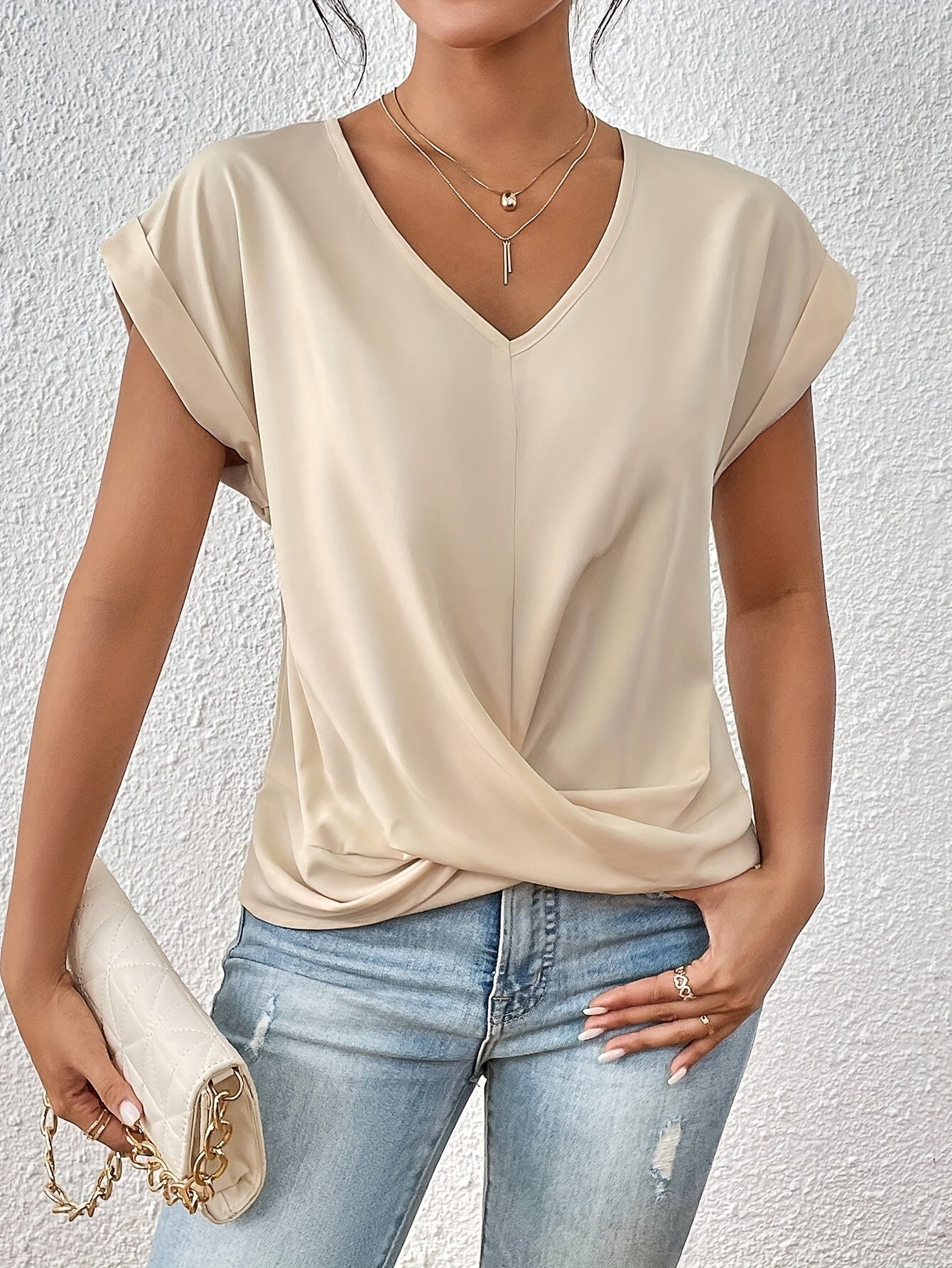 : Dames T-shirt met Vrouwelijke Hartlijn - Comfortabel & Veelzijdig in Abrikoos van Pantinoshop
