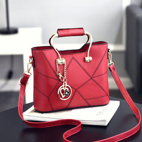 bags : Elegante Stijlvolle Sieradenset Dames - Goud Ketting Oorbellen in Wine Red van Pantino