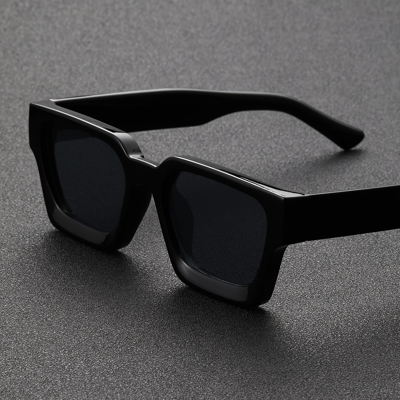 Sunglasses : Zonnebril Dames Wit en Grijs - Veelzijdige Y2K Dikke Vierkante Montuur voor Mannen in van Pantino