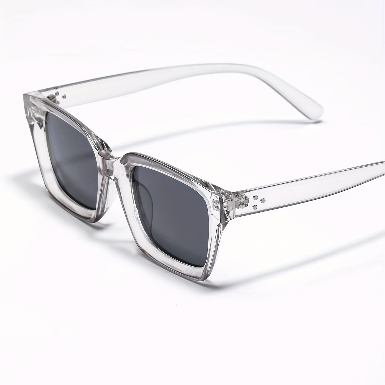 Sunglasses : Heren Zonnebril met Lichtgrijs Vierkant Montuur – Stijlvol & UV400 Bescherming voor Elke Dag in van Pantino