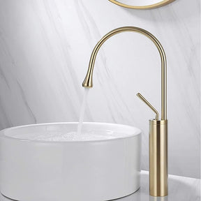 home & garden : Wastafelkraan Druppel Stijl Badkamer Draaibare Waterval Kranen - Goud Geborsteld Kort in van Pantino