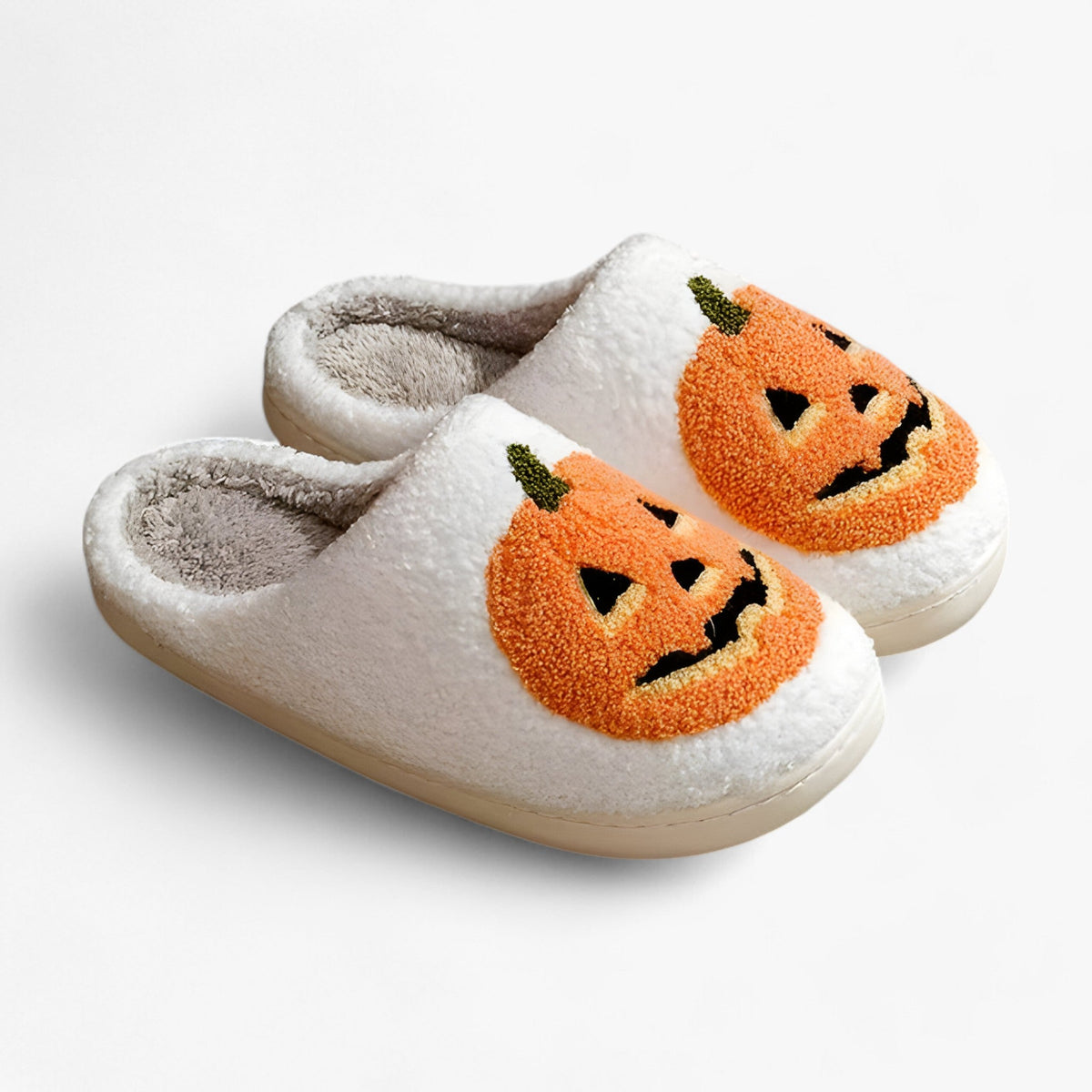 home & garden : CozyPumpkin - Zachte - Warme en Leuke Sloffen voor het Comfort van de Herfst in Wit van Pantino