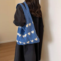 bags : Gebreide Strandtas Dames Blauw - Chique Hartjespatroon - Wol in Blauw van Pantino