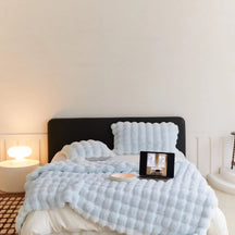 home & garden : SnugWrap - Luxe Deken Wol - Beige in Hemelsblauw van Pantino