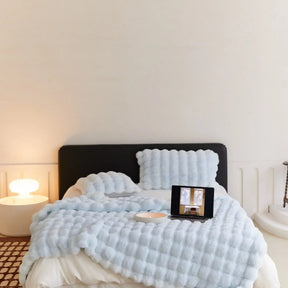 home & garden : SnugWrap - Luxe Deken Wol - Beige in Hemelsblauw van Pantino