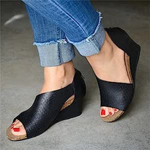 Sandals : Sandalen Dames Geel - Orthopedische - Ideaal voor Dagelijks Comfort en Ergonomische Ondersteuning in Zwart van Pantino