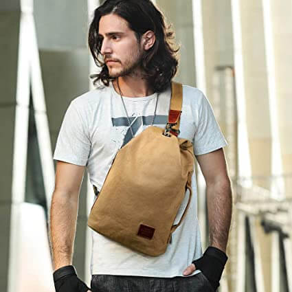 bags : Crossbody tas voor dames, zwart leer, verstelbare riem, ideaal voor dagelijks gebruik in van Pantino