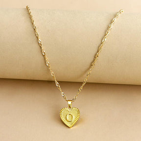 Necklace : Initiaal Hart Hanger in Gold O van Pantino