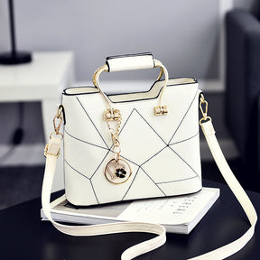 bags : Elegante Stijlvolle Sieradenset Dames - Goud Ketting Oorbellen in White van Pantino