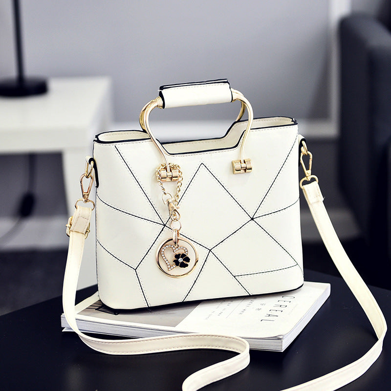 bags : Elegante Stijlvolle Sieradenset Dames - Goud Ketting Oorbellen in White van Pantino