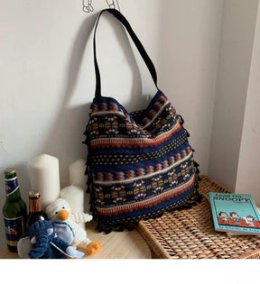 bags : Geometrische Tas met Kwastjes - Zomer Chic - Blauw in Blauw van Pantino