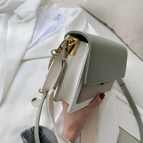bags : Dames Crossbody-Tas van Groen Leer met Zachte Textuur en Klep Sluiting in van Pantino