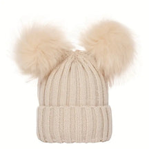 Beanie : Muts met Twee Bontballen Dames - Speels Warm Winter - Pluche in Beige van Pantino