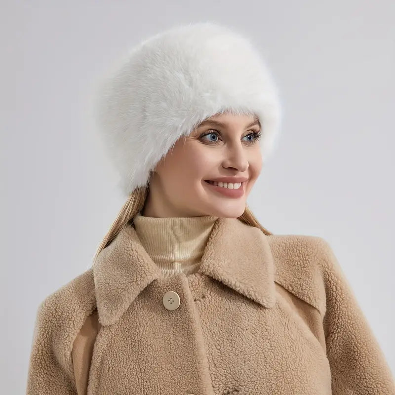 Hat : Muts Zwart - Winterse Fluffy in Wit van Pantino
