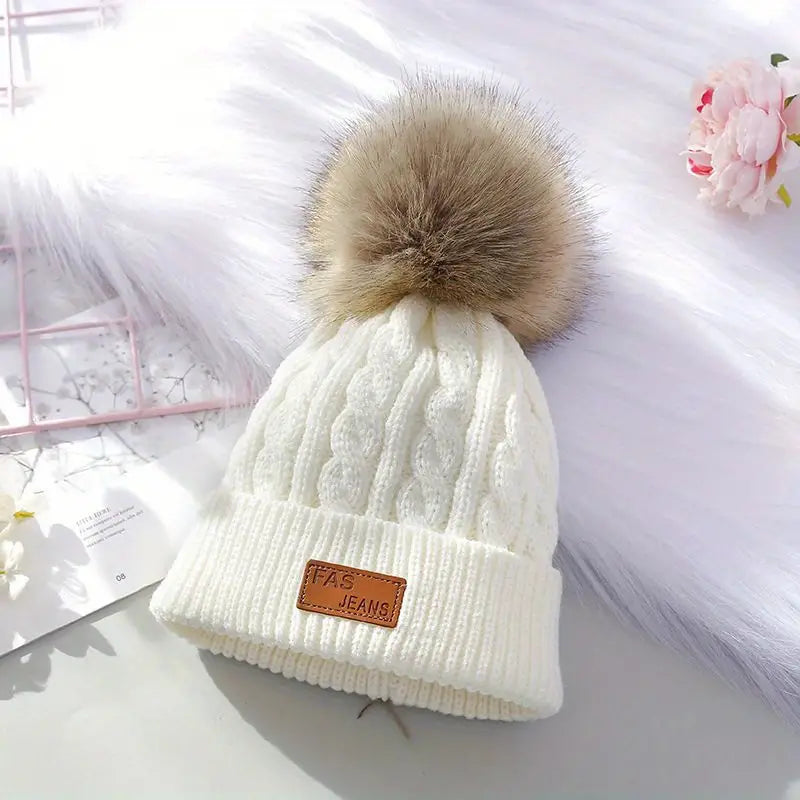 Pompom Beanie : Pompom Muts Dames Zwart - Gebreide Warme Winter - Acryl in Wit van Pantino