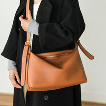 bags : Crossbody Tas Licht Bruin - Amber in Licht bruin 32x12x21 cm van Pantino