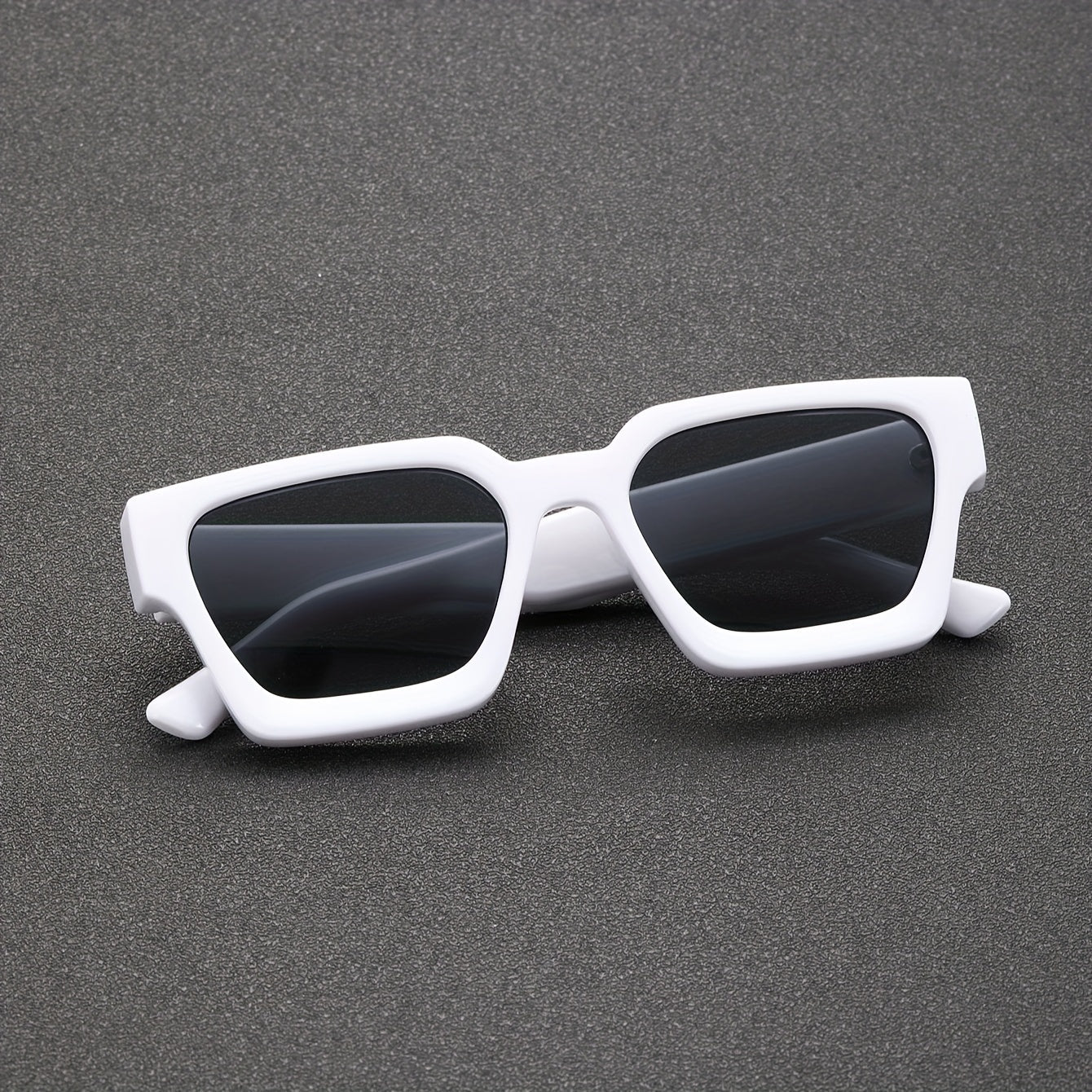 Sunglasses : Zonnebril Dames Wit en Grijs - Veelzijdige Y2K Dikke Vierkante Montuur voor Mannen in van Pantino