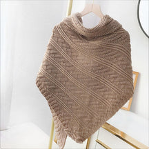 Scarf : Sjaal Dames Zwart - Fine Knitted Scarf - Driehoekige Modesjaal voor in Khaki van Pantino