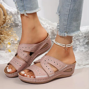 Sandals : Sandalen Dames Zwart - Zijden - Luxe Ontwerp voor een Stijlvolle en Comfortabele Pasvorm in Roze van Pantino