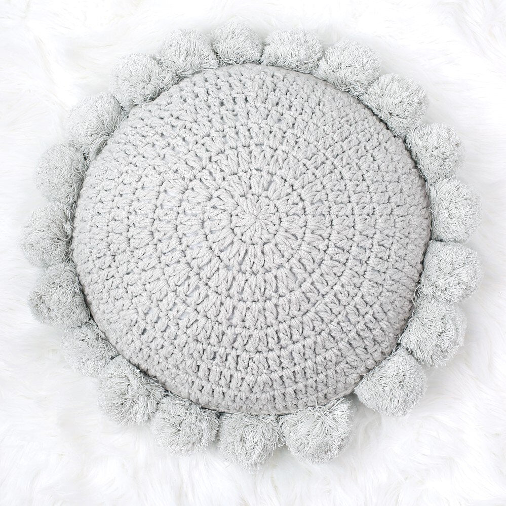 home & garden : Decoratief Kussen Roze - Cozy Leuke Huisdecoratie - Pluche in Grijs Diameter 45cm van Pantino