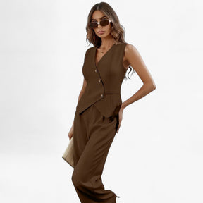 Women Outfit : Mouwloos Pak voor Moeiteloze Elegantie - Beige in Roodbruin van Pantino