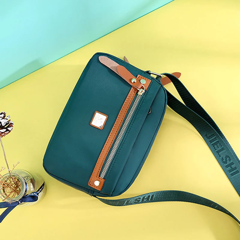 bags : Schoudertas Donkerrood - Slanke Effen Kleur Nylon in Groen van Pantino