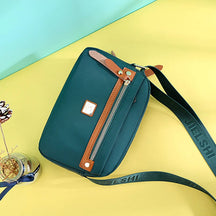 bags : Schoudertas Donkerrood - Slanke Effen Kleur Nylon in Groen van Pantino
