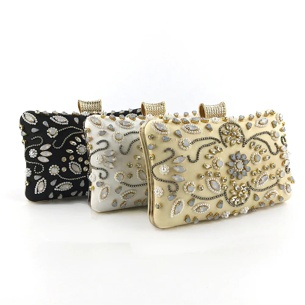 bags : Versierde Clutch met Bloemenparelversiering - Zwart in van Pantino