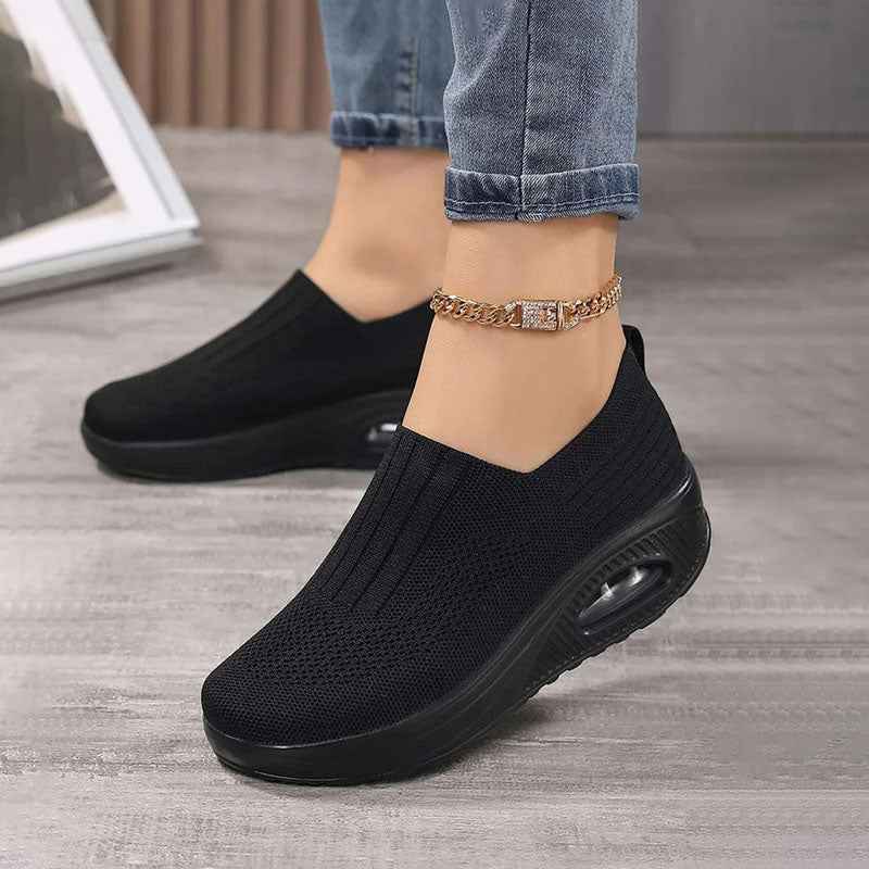 Baskets pour femmes : Comfortabele en lichte damessneakers voor dagelijks wandelen in Zwart van Pantinoshop