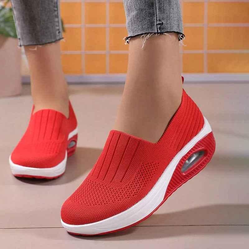 Baskets pour femmes : Comfortabele en lichte damessneakers voor dagelijks wandelen in Rouge van Pantinoshop