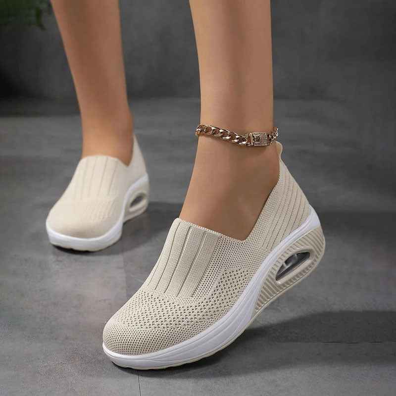 Baskets pour femmes : Comfortabele en lichte damessneakers voor dagelijks wandelen in Beige van Pantinoshop