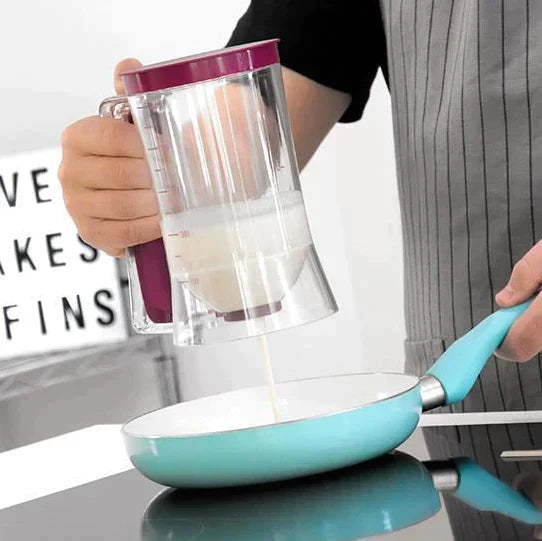 home & garden : Handige Beslag Dispenser - Pannenkoeken & Cupcakes in een Handomdraai - Paars in van Pantino