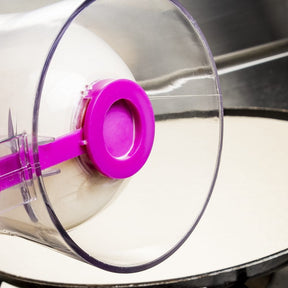 home & garden : Handige Beslag Dispenser - Pannenkoeken & Cupcakes in een Handomdraai - Paars in van Pantino
