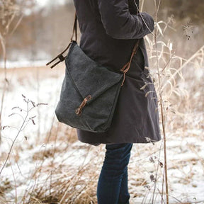 bags : Stijlvolle Canvas Schoudertas Dames - Leren Riemen Casual - Canvas in van Pantino