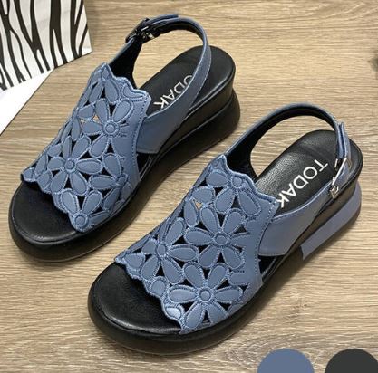 Sandals : City Fashion Sandalen Dames - Stijlvolle Sandalen voor een Modieuze Stadslook - Zwart in Blauw van Pantino