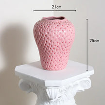 home & garden : Keramiek Vaas Aardbei - Leuke Fruitvorm Woonkamer - Keramiek in Roze 1 van Pantino
