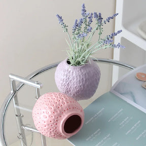 home & garden : Keramiek Vaas Aardbei - Leuke Fruitvorm Woonkamer - Keramiek in van Pantino