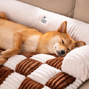 pets : Cream Square Plaid Cozy Dog Mat Furniture Protector Cover in van Pantino