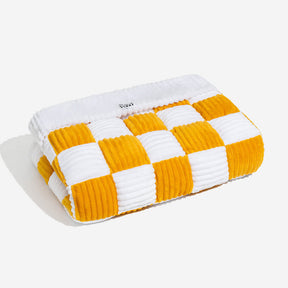 pets : Cream Square Plaid Cozy Dog Mat Furniture Protector Cover in van Pantino