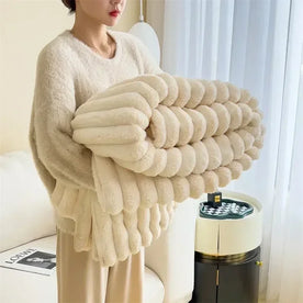 blanket : Ultime Warme Pluche Deken Sofa - Crème in Crème van Pantinoshop
