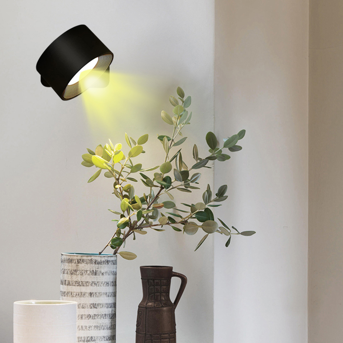 home & garden : 360° Draadloze Oplaadbare Wandlamp - Zwart in van Pantino