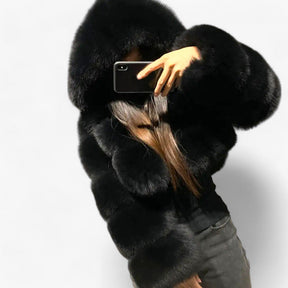 Faux Fur Jacket : Jas Zilvergrijs - Adele Zachte van Imitatiebont - Luxueuze Warmte en Elegantie in van Pantino