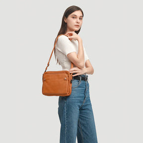 bags : Leren Schoudertas Pu Leer - Bruin in van Pantino