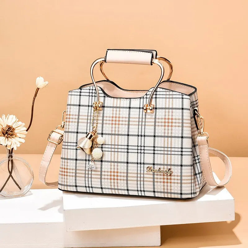 bags : Crossbody Tas Dames Zwart - Kleurblok Design - Kunstleer in Geruite abrikoos van Pantino